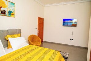 2 chambres, fer et planche à repasser, Wi-Fi, draps fournis