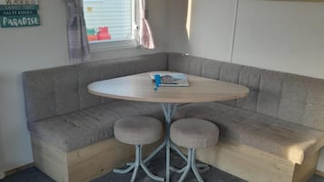 Kabin | Tempat makan