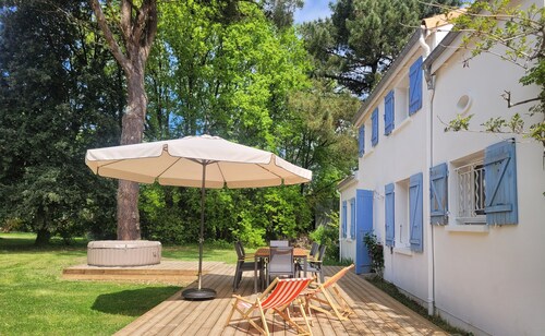 Evadez-vous à La Cordouane : Charme et détente à deux pas de l'océan !