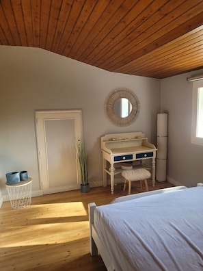 4 Schlafzimmer, Reisekinderbett, kostenloses WLAN