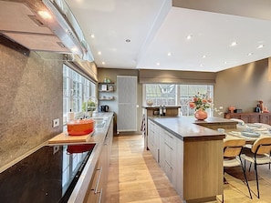 Fridge, microwave, oven, stovetop - Villa Charme - Koksijde (Koksijde)