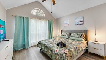 5 camere, una scrivania, ferro/asse da stiro, Wi-Fi gratuito