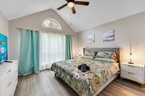 5 Schlafzimmer, Schreibtisch, Bügeleisen/Bügelbrett, kostenloses WLAN