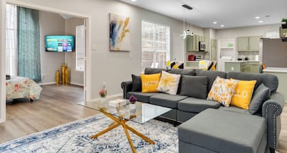 Spacious Newly remodeled 5BA 3BA central location