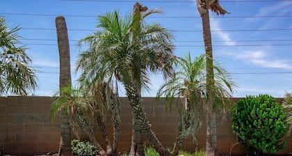 Desert Breeze/Private Pool/BBQ/Wifi