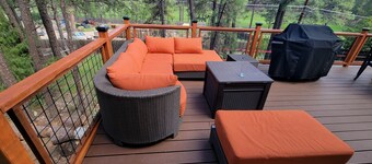 Charming 3-bedroom house nestled in the pines with WiFi, AC in Flagstaff