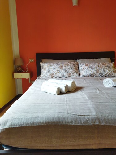 Spacious accommodation a stone's throw from Lake Orta