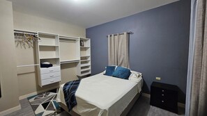 3 室のベッドルーム、アイロン / アイロン台、WiFi、ベッドシーツ