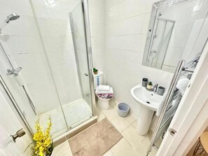 シャワー、ヘアドライヤー