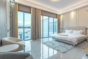 4 Schlafzimmer, Schreibtisch, Bügeleisen/Bügelbrett, WLAN