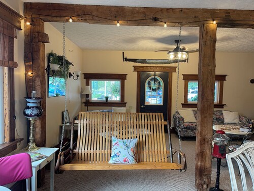 Rockwood Trail House 15% off Season Special & 15 minutes to the Slopes.  #fIVE