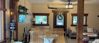 Rockwood Trail House 15% off Season Special & 15 minutes to the Slopes.  #fIVE