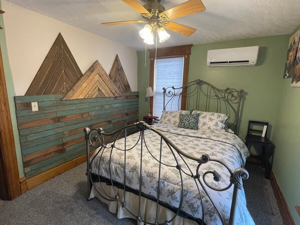 5 bedrooms, iron/ironing board, travel cot, free WiFi