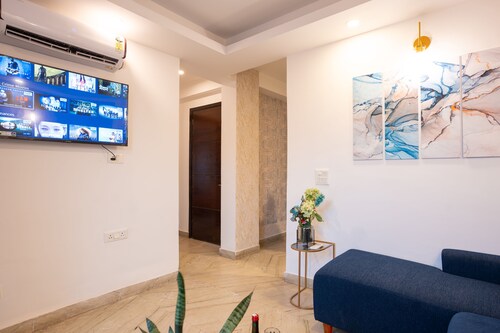 In the heart of South Delhi | Fully Furnished Apartment with Park Facing Balcony