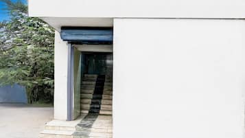 Rumah | Resepsionis