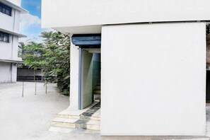 Hus | Reception