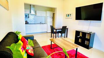 Suite, Sea View | Living area