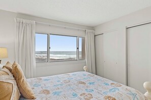 1 bedroom, iron/ironing board, free WiFi, bed sheets - Cozy Private Beach Escape (Panama City Beach)