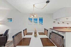 Dining - Cozy Private Beach Escape (Panama City Beach)