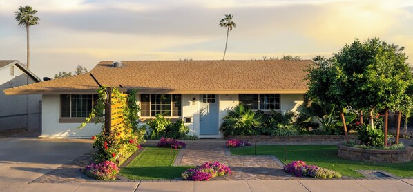 Exterior - 3 BR/ 2 BA Desert Oasis in Scottsdale! (Scottsdale)