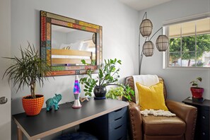 3 chambres, fer et planche à repasser, Wi-Fi, draps fournis