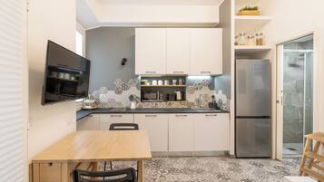 Refrigerador, microondas, parrilla de estufa y lavavajillas