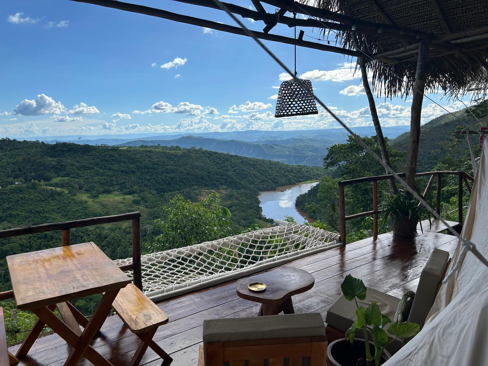 Luksus-telt - bakkeudsigt | Terrasse/gårdhave