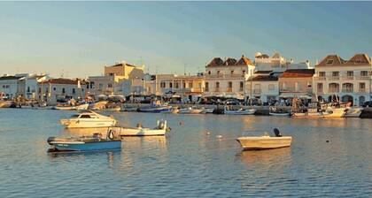 2-bedroom suite fabulous condo Cabanas de Tavira with Terrace WiFi, AC Parking