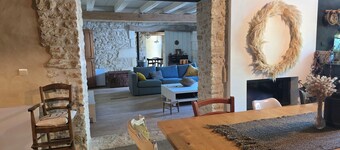 For an ocean-champagne holiday