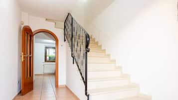 Rumah, 2 kamar tidur, balkon, pemandangan kebun | Interior