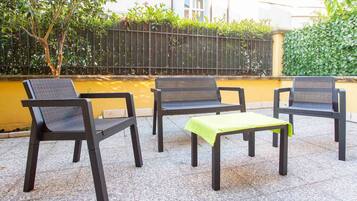 House, 2 Bedrooms, Balcony, Garden View | Terrace/patio