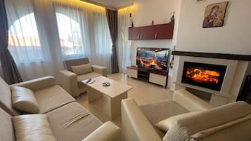 TV connectée, cheminée, médiathÚque, vidéothÚque