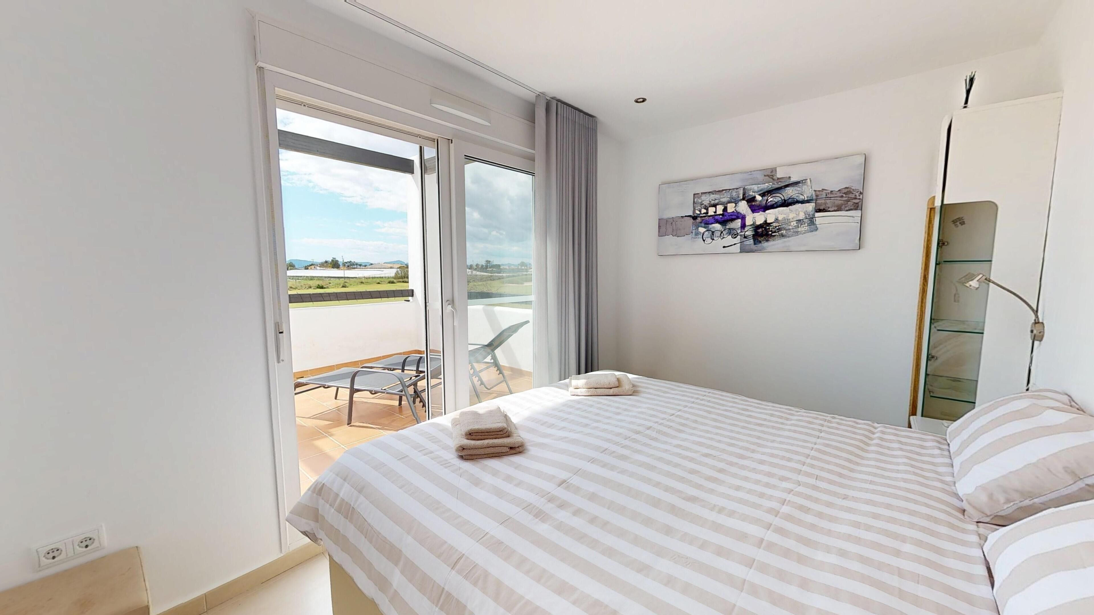 2 chambres, fer et planche à repasser, Wi-Fi gratuit, draps fournis