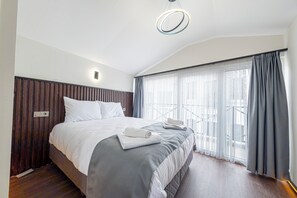 豪華客房, 露台 | 迷你吧、隔音、熨斗/熨衫板、免費 Wi-Fi