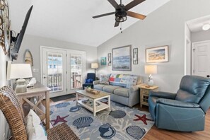 TV - Ever After Escape, Lake View and Covered Patio! (Myrtle Beach)
