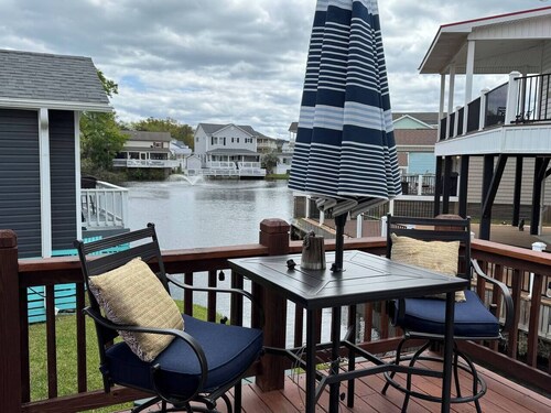 Ever After Escape, Lake View and Covered Patio!