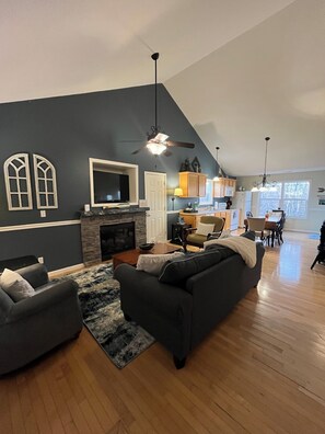 Smart TV, fireplace, DVD player, books