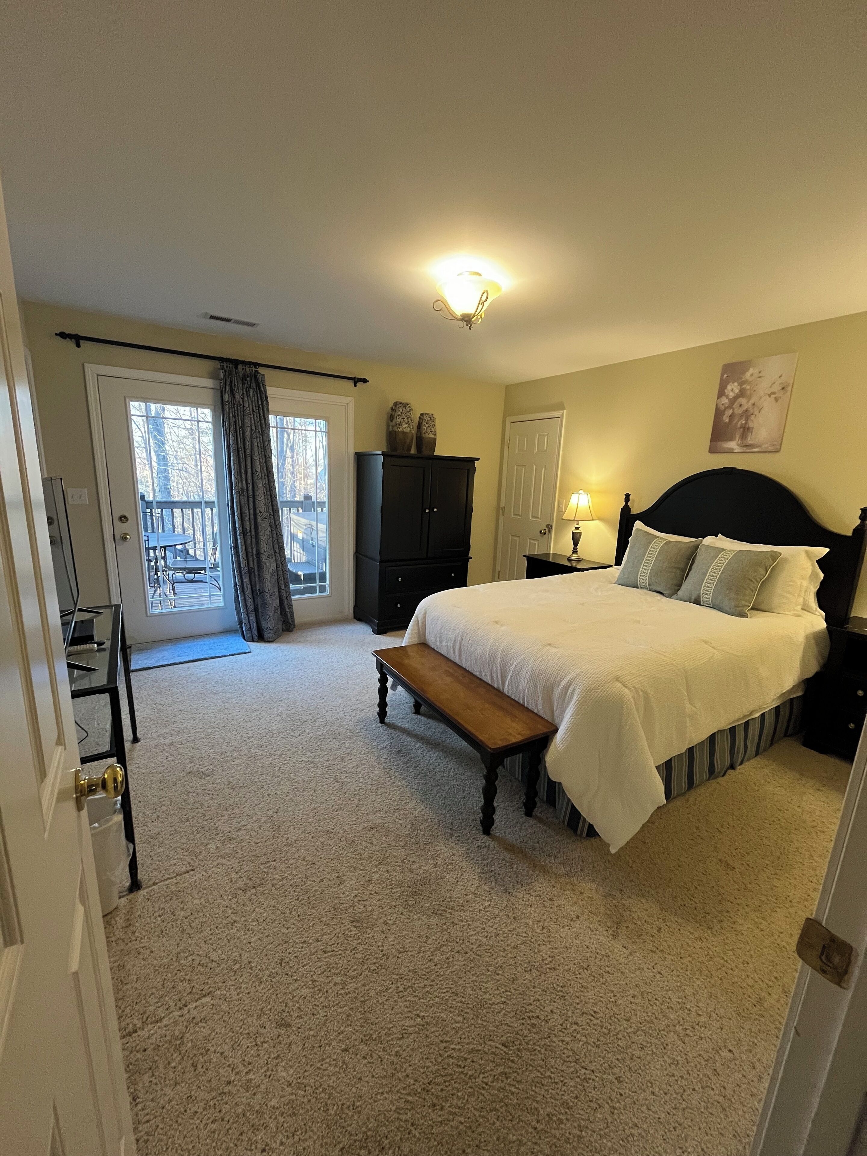 3 bedrooms, desk, travel cot, free WiFi