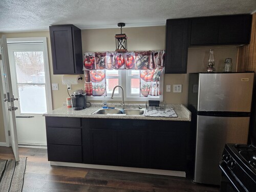 2-bedroom country house in West Springfield, PA with WiFi, AC