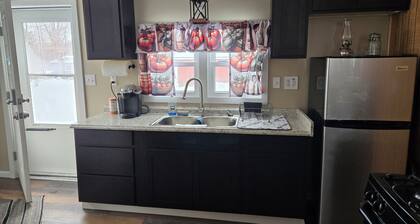 2-bedroom country house in West Springfield, PA with WiFi, AC