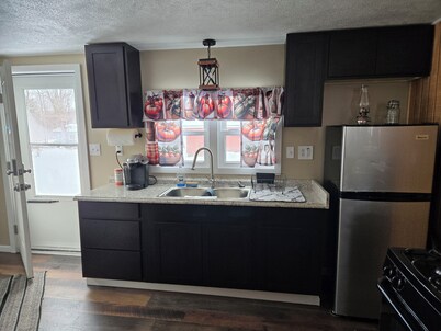 2-bedroom country house in West Springfield, PA with WiFi, AC