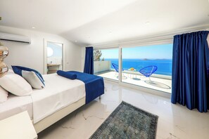 5 chambres, coffre-fort, bureau, fer et planche à repasser