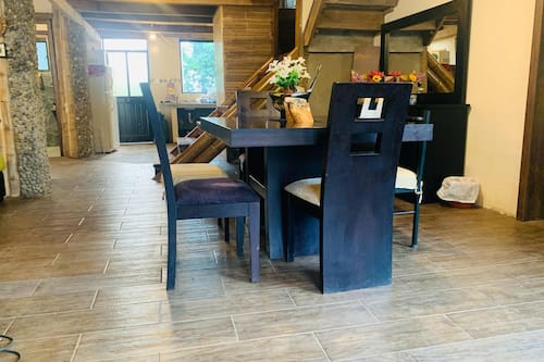Deluxe Double or Twin Room, Mountain View | In-room dining