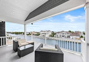 Terrace/patio - Loveladies Paradise On The Bay (Beach Haven)