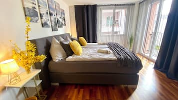 2 Schlafzimmer, Reisekinderbett, kostenloses WLAN, Bettwäsche