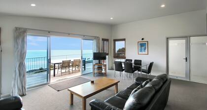 Mokorau Apartments Apartment 1 "The Mukies" Clean, spacious,