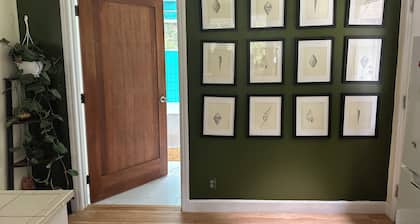 Cozy cottage in charming Trinidad with WiFi