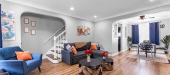 Brooklyn Townhome - 9 Miles to Downtown - Sleeps 5
