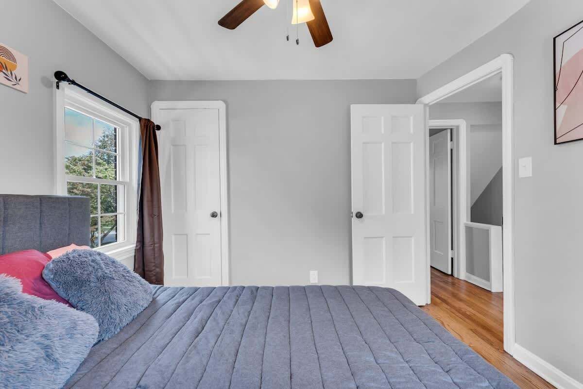 2 bedrooms, iron/ironing board, travel cot, free WiFi