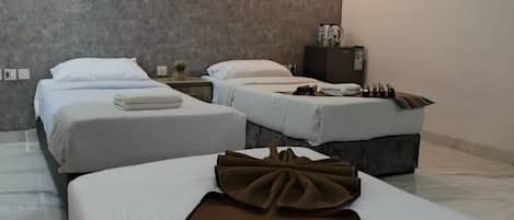 Comfort Triple Room | Free WiFi, bed sheets